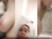 Aariella в душе