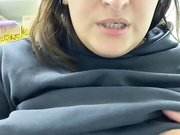 MilaLav безумно кончает на складе