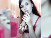 MedSEEXtri4ka посасывает дилдо
