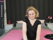 Mia__bond