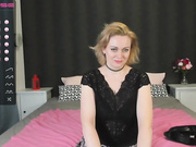 Mia__bond