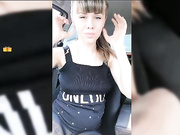 VaniLLa_sexy ласкает себя в машине-24