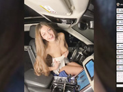 AliceMO показала сиськи мужику