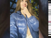 AliceMO показала сиськи мужику