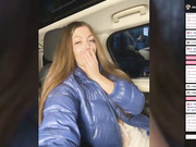 AliceMO показала сиськи мужику