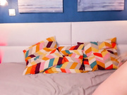 DollorieMe показала грудь