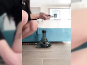 Youlalia руку в попку+колбу в киску