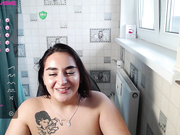 MilaLav мастурбирует