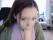 Kiska-Sofia берет в ротик