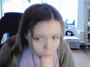 Kiska-Sofia берет в ротик