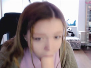 Kiska-Sofia берет в ротик