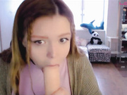 Kiska-Sofia берет в ротик-2