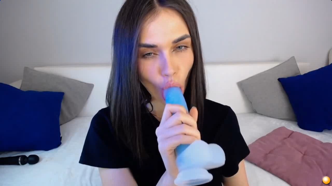 sexyangeloux с дилдо