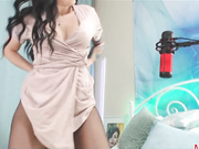 FettishDi разделась