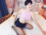 LeylaJess разделась и показала фигуру