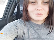 Kisunia26 сосет в машине