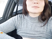 Kisunia26 сосет в машине