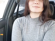 Kisunia26 сосет в машине