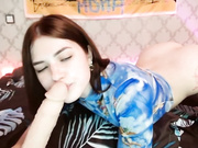 Villanelle сочно сосет дилдо(нарезка)