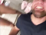 Stellau приняла в рот и сплюнула все в рот парню