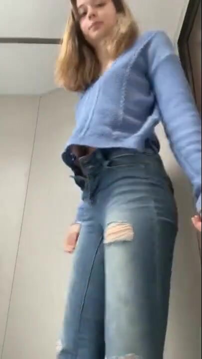 ПОКАЗАЛА КИСКУ