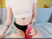 Lil_Charm дрочит член