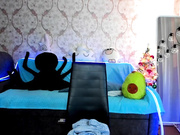 KiraLiLime кончает с вибратором