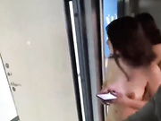 stellau (встречает голой курьера)