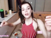 MomsaysitsOk (рассказывает про свои приключения)