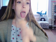 Kiska-Sofia трахает ротик и киску