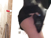 -Your_lusi- дрочит в туалете