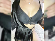 Elisandria показала грудь