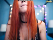 Стонет от вибратора