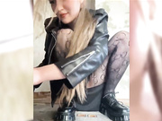 SOFICUMS идет дрочить на полянку