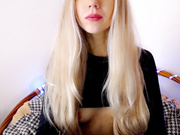 pervyblonde мнет сиськи