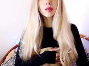 pervyblonde мнет сиськи