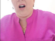 Сняла свои мокрые трусики на работе