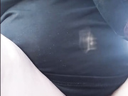 Миледи трахает себя розовым дилдо в машине