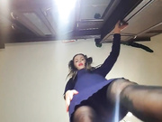 sladenkaya-fut-fetishistka-s-krasivymi-nojkami-sobralas-na-svidanie