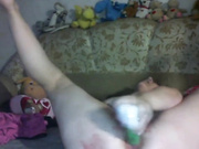 russkaya-blondinka-v-vozraste-drochit-palcami-pizdu-v-eroticheskom-chate