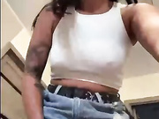 KROSHKA_N успевает сквиртить до прихода строителя