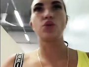 KROSHKA_n пытается сквиртануть в спортзале