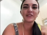 KROSHKA_n пытается сквиртануть в спортзале