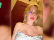 Likachkaa Отодвинула трусики рачком