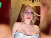 Likachkaa Отодвинула трусики рачком