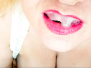 ellyhot53