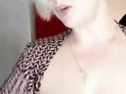 ЗРЕЛАЯ ДЕВИЦА ДРОЧИТ.