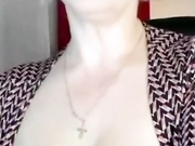 ЗРЕЛАЯ ДЕВИЦА ДРОЧИТ.