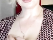 ЗРЕЛАЯ ДЕВИЦА ДРОЧИТ.