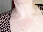 ЗРЕЛАЯ ДЕВИЦА ДРОЧИТ.